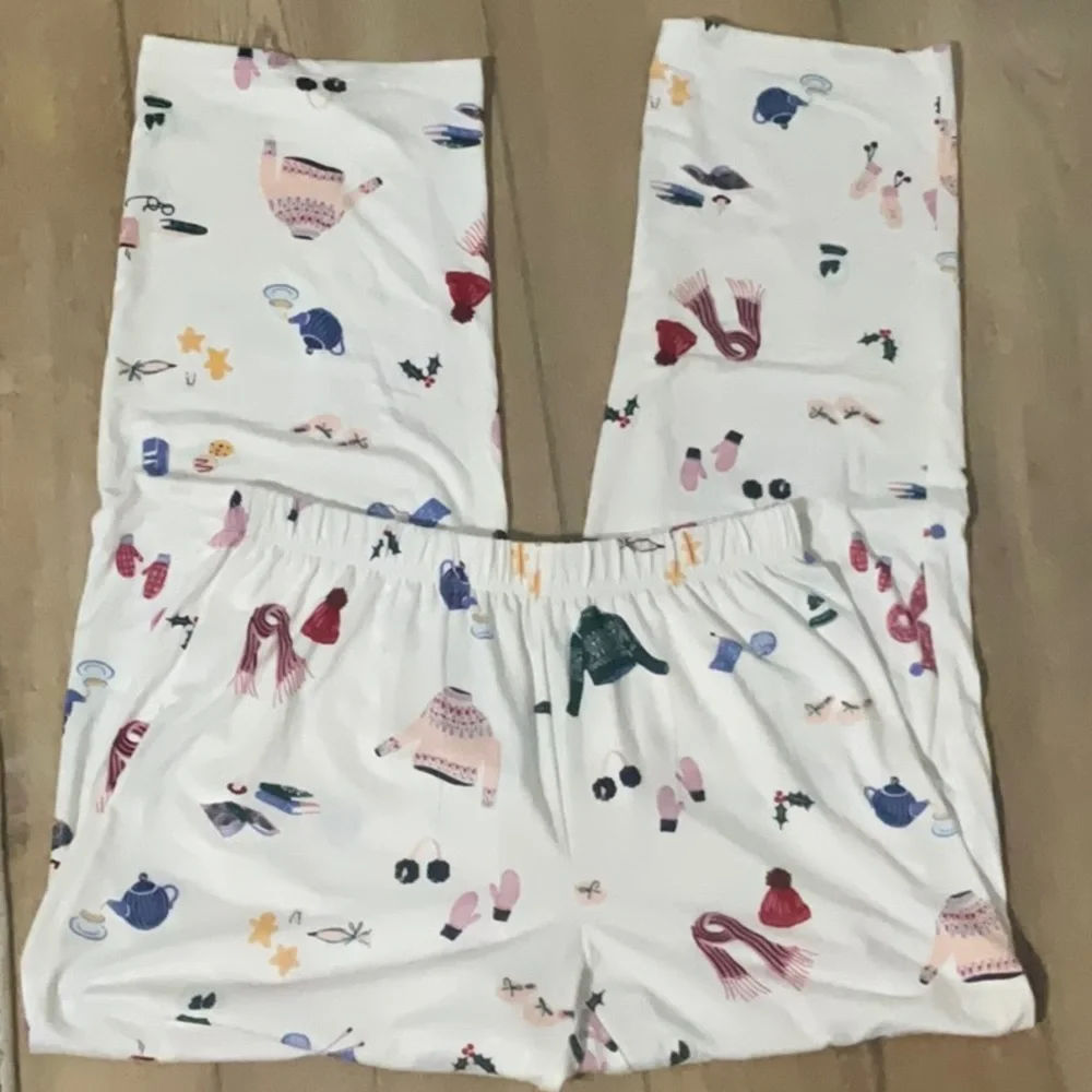 NWT Kate Spade Winter Themed Pajama Set Size S Cozy Chic Whimsical Playful